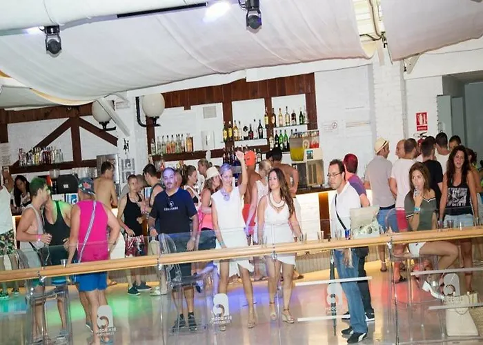 Bc Music (adults Only) アパート ベニドルム